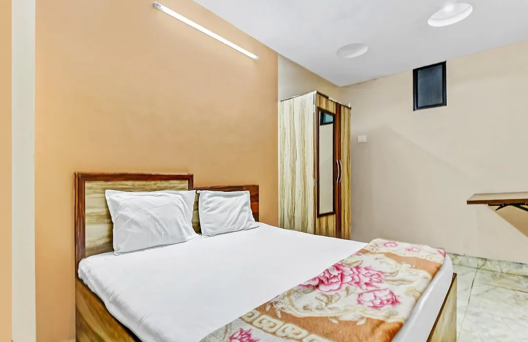 Spot On Hotel Jaisons-1